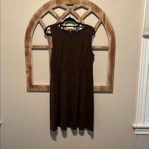 Elegant Brown Sleeveless Dress